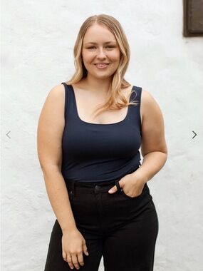 Carly Jean Los Angeles Navy Scoop Neck Tank